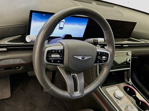 Used 2025 Genesis GV80 2.5T Standard AWD/4WD image 18