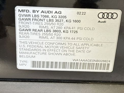 Used 2022 Audi e-tron Premium w/ Convenience Plus Package image 31