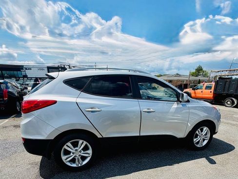 Used 2011 Hyundai Tucson GLS AWD/4WD image 12