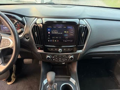Used 2021 Chevrolet Traverse LT AWD/4WD image 22