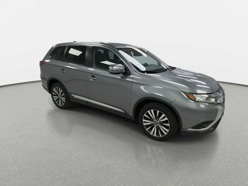 Used 2020 Mitsubishi Outlander SE AWD/4WD image 2