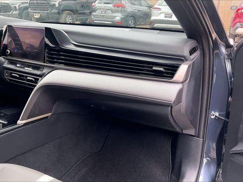 Used 2026 Toyota Camry SE w/ Convenience Package image 19