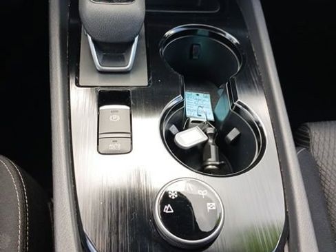 Used 2024 Nissan Rogue SV image 18