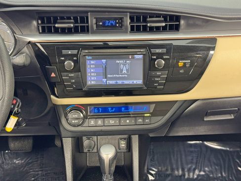 Used 2016 Toyota Corolla LE image 21