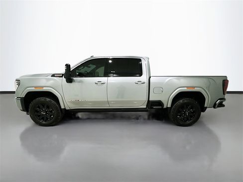 Used 2024 GMC Sierra 2500 AT4 w/ AT4 Premium Plus Package image 4