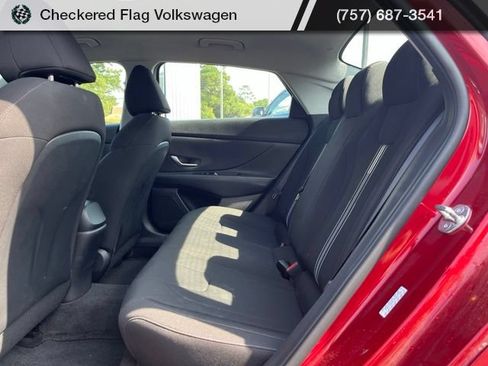 Used 2023 Hyundai Elantra SEL FWD image 25