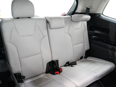 Used 2023 Kia Telluride EX w/ EX Captain's Chair Package AWD/4WD image 15