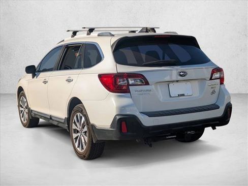 Used 2018 Subaru Outback 3.6R Touring image 8