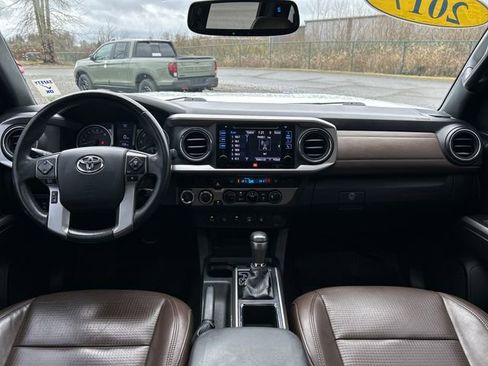 Used 2017 Toyota Tacoma Limited w/ Tow Package image 15