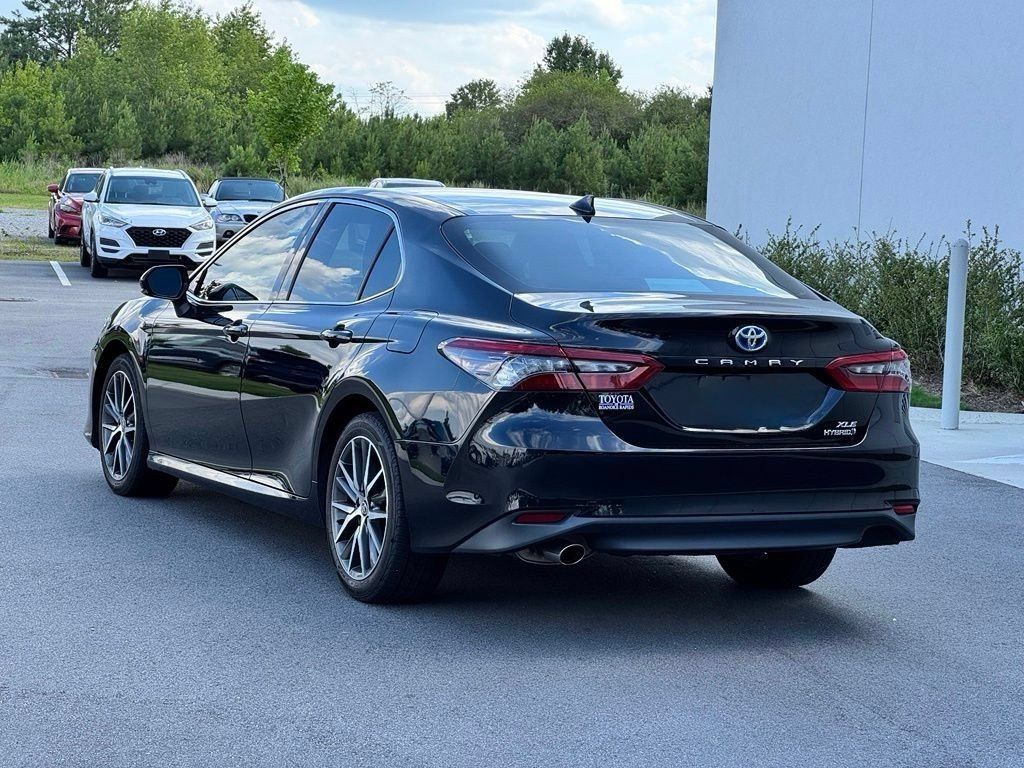 Used 2023 Toyota Camry XLE w/ Cold Weather Package FWD image 7