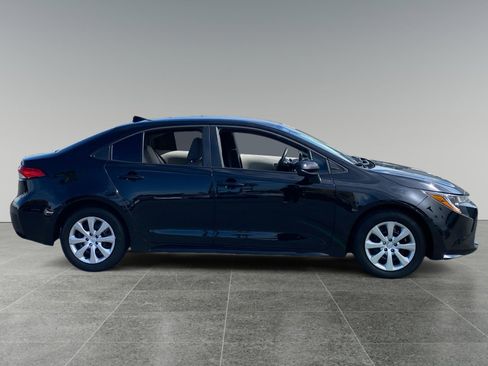 Used 2025 Toyota Corolla LE image 6