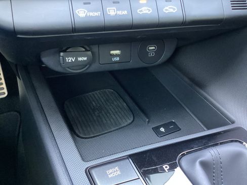 Used 2025 Hyundai Elantra SEL FWD image 6