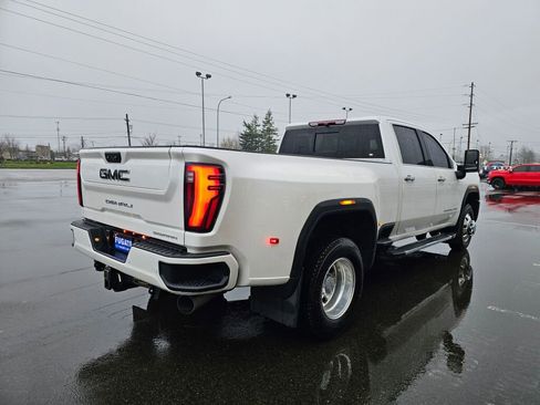Used 2025 GMC Sierra 3500 Denali image 6