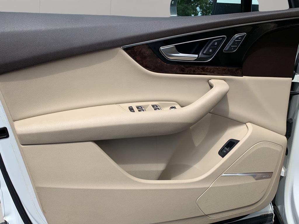 Used 2018 Audi Q7 3.0T Premium Plus AWD/4WD image 11