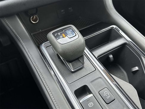 Used 2022 Nissan Pathfinder SL image 30