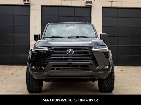 Used 2024 Lexus GX 550 w/ Accessory Package (31) AWD/4WD image 4