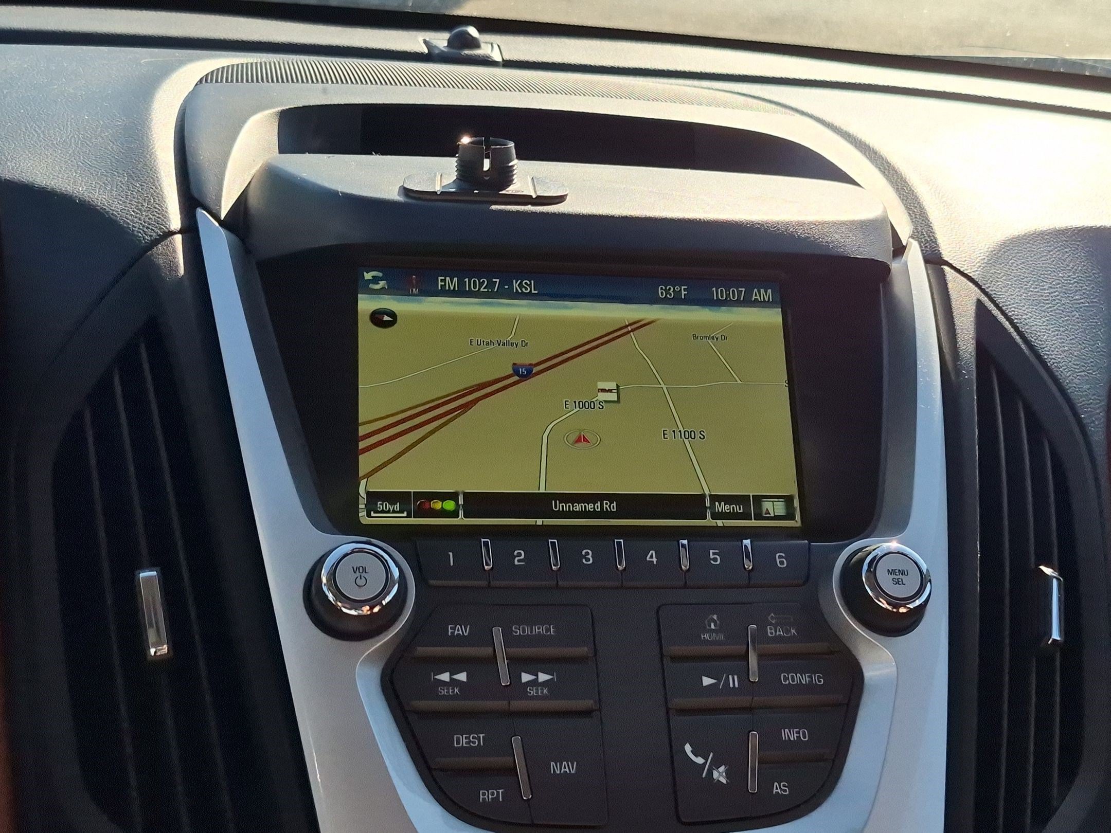 Used 2016 Chevrolet Equinox LTZ w/ Enhanced Convenience Package FWD image 23