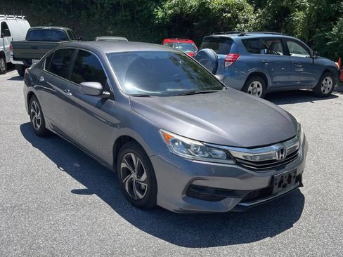 Used 2017 Honda Accord LX image 5