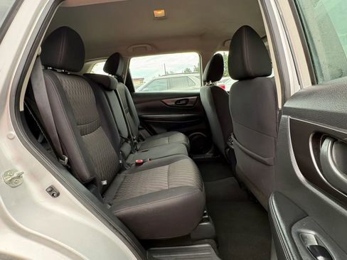 Used 2020 Nissan Rogue S AWD/4WD image 28