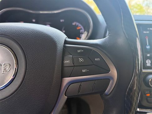 Certified 2019 Jeep Grand Cherokee Limited w/ Luxury Group II image 23