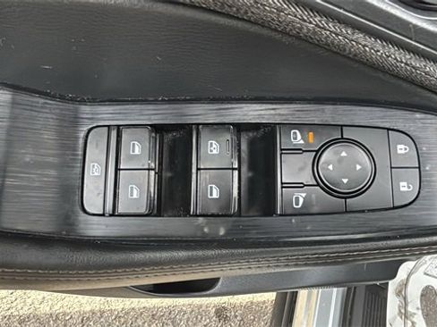 Used 2021 Nissan Rogue SV image 12