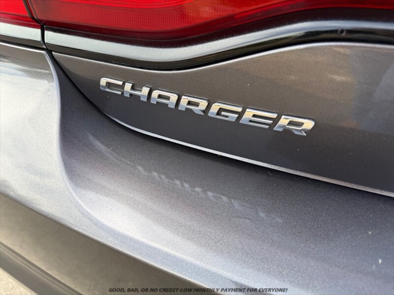 Used 2013 Dodge Charger SXT RWD image 28