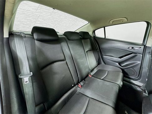 Used 2018 MAZDA MAZDA3 Sport image 25