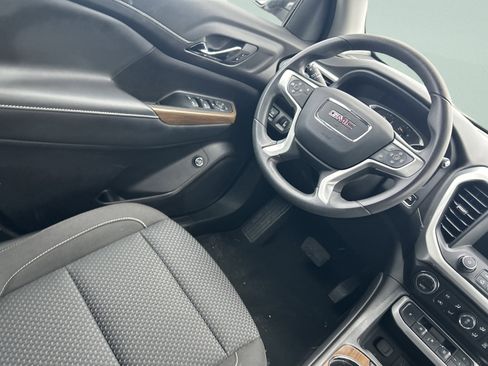 Used 2023 GMC Acadia SLE w/ Driver Convenience Package image 20