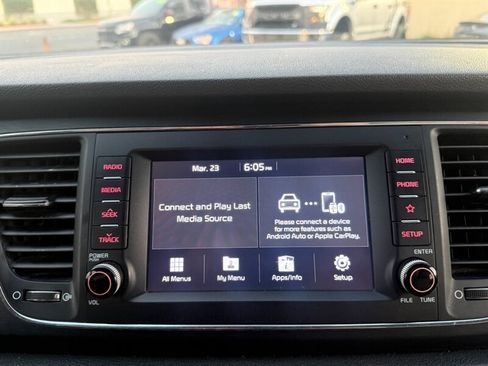 Used 2020 Kia Sedona LX image 39