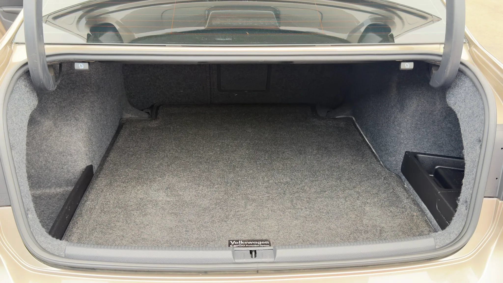 Used 2015 Volkswagen Passat TDI SEL Premium FWD image 19