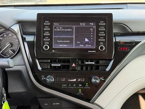 Used 2024 Toyota Camry SE FWD image 18