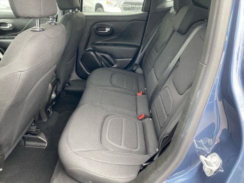 Used 2022 Jeep Renegade Latitude w/ Convenience Group AWD/4WD image 23