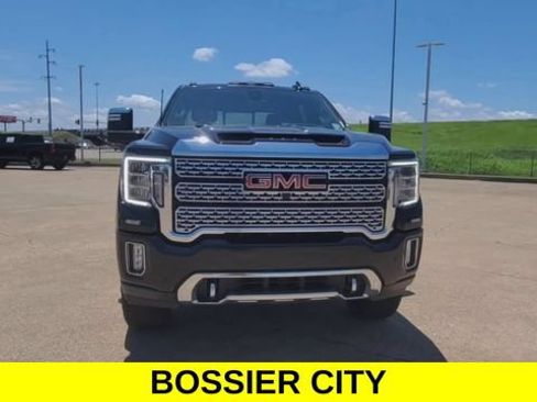 Certified 2023 GMC Sierra 3500 Denali w/ Denali Black Diamond Edition AWD/4WD image 3
