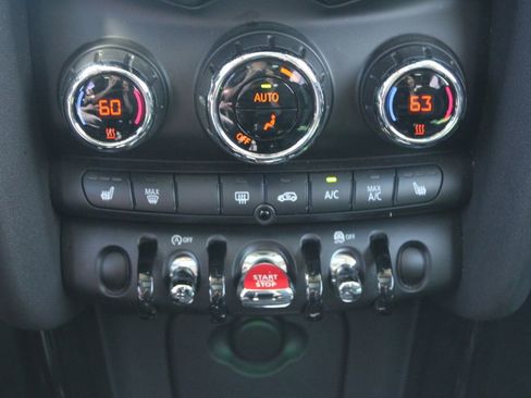 Used 2020 MINI Cooper 2-Door Hardtop FWD image 18