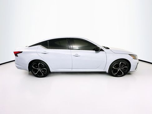 Used 2023 Nissan Altima 2.5 SR image 10