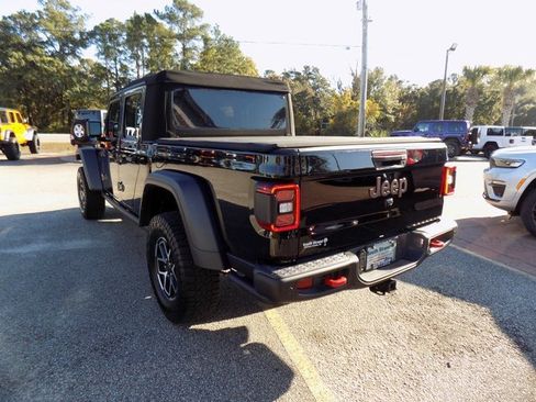 Certified 2024 Jeep Gladiator Rubicon w/ Technology Group image 10
