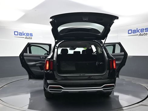 Certified 2023 Kia Sorento S image 57