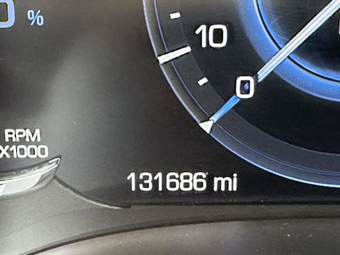 Used 2016 Cadillac Escalade Premium AWD/4WD image 16
