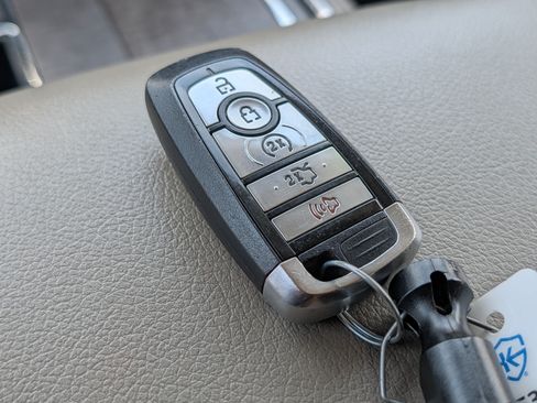 Used 2019 Ford Expedition Limited RWD image 35