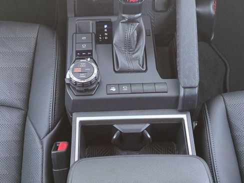 Used 2024 Toyota Tacoma TRD Sport image 27