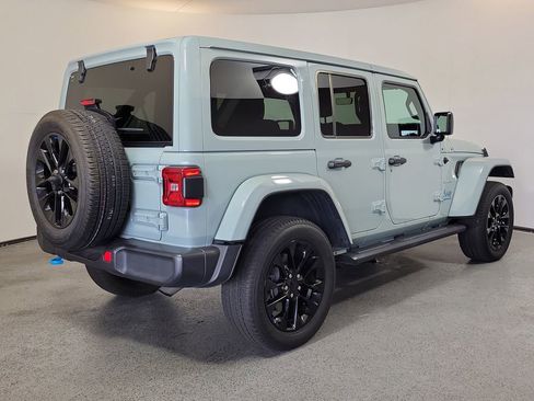 Used 2023 Jeep Wrangler Unlimited Sahara AWD/4WD image 6