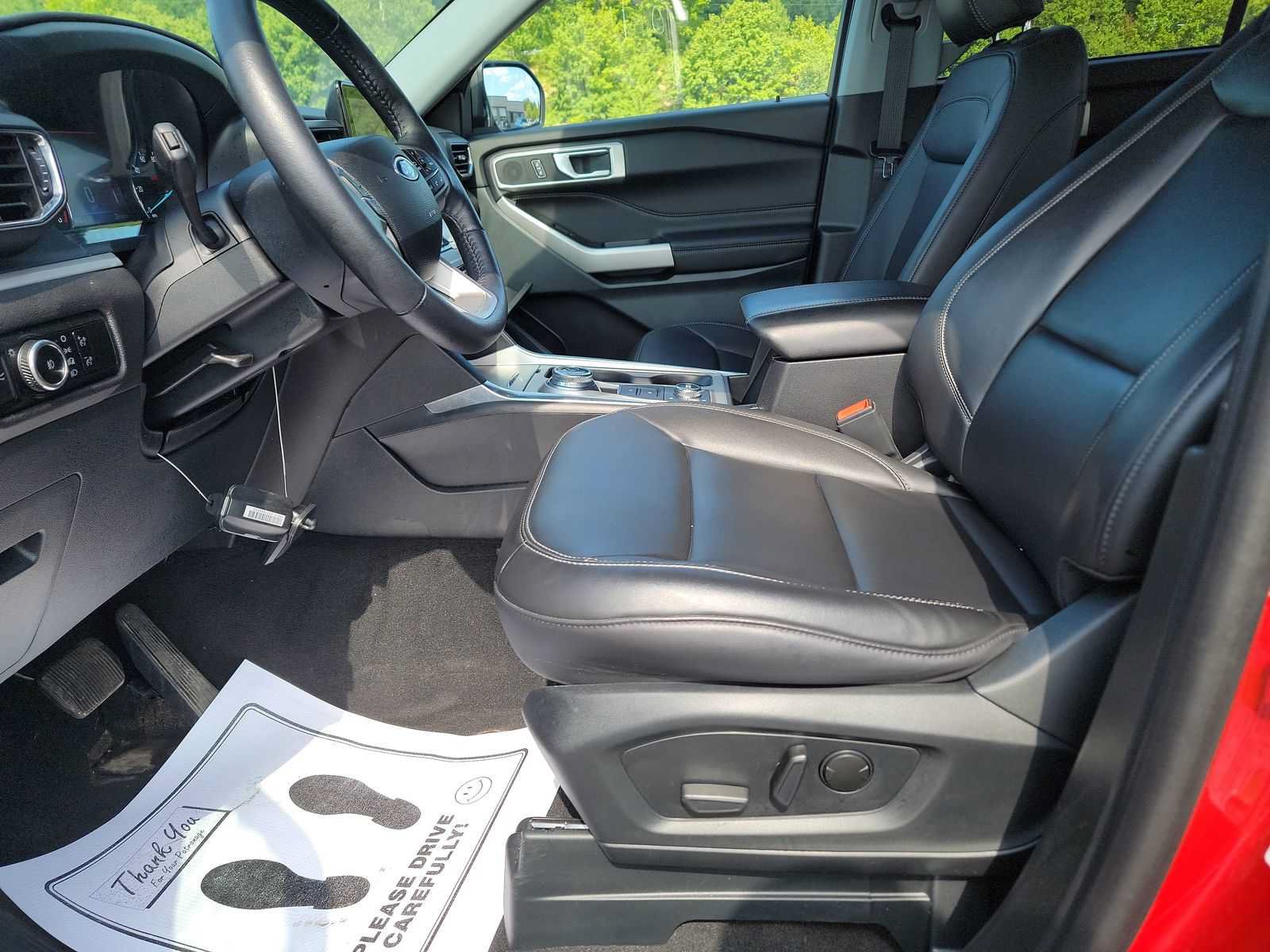 Used 2024 Ford Explorer XLT w/ Equipment Group 202A AWD/4WD image 10