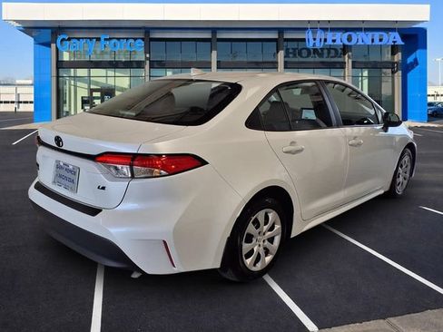 Used 2026 Toyota Corolla LE FWD image 2