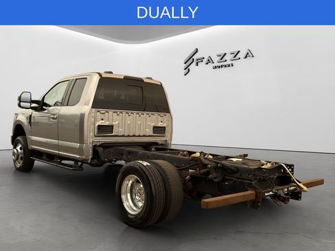 Used 2021 Ford F350 Lariat w/ Lariat Value Package AWD/4WD image 6