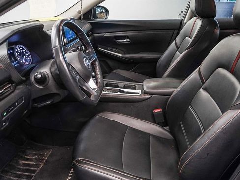 Used 2023 Nissan Sentra SR w/ SR Premium Package image 17