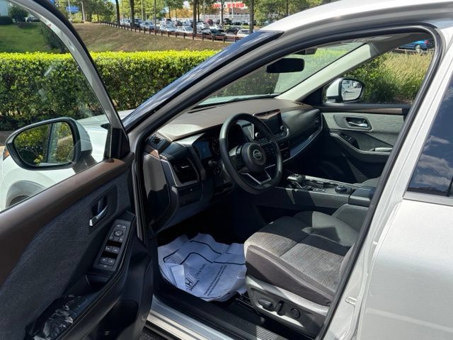 Used 2021 Nissan Rogue SV AWD/4WD image 13
