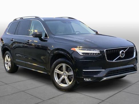 Used 2017 Volvo XC90 T5 Momentum w/ Vision Package image 3