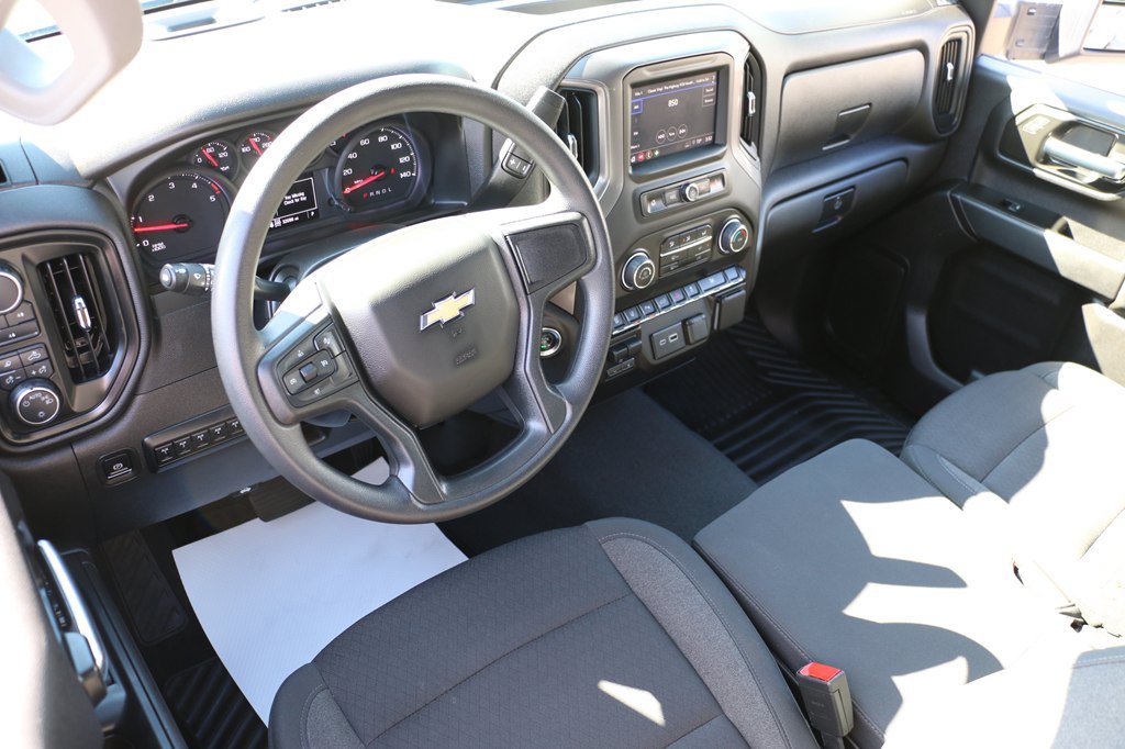 Used 2025 Chevrolet Silverado 2500 Custom w/ Custom Value Package AWD/4WD image 9