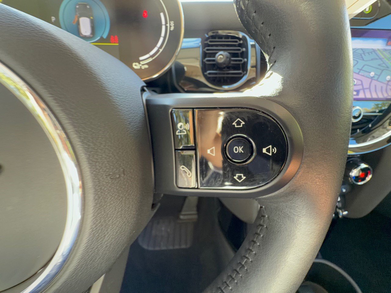 Used 2024 MINI Cooper SE FWD image 19