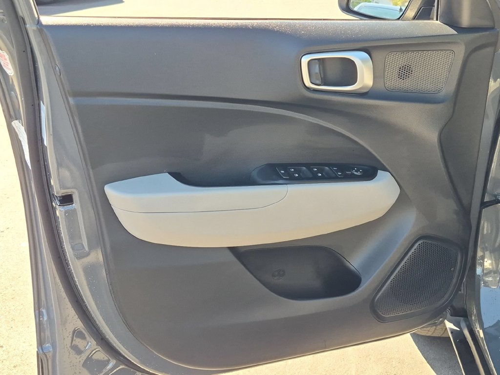 Used 2026 Hyundai Venue SEL FWD image 11
